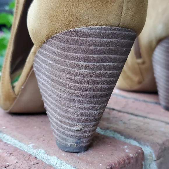 VC suede peep toe heels- sz. 9.5 - Picture 8 of 9